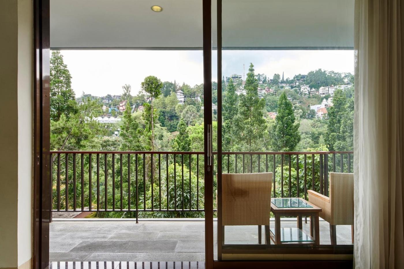 Tulip Hill View Villa 5 Bedrooms With A Private Swimming Pool バンドゥン エクステリア 写真