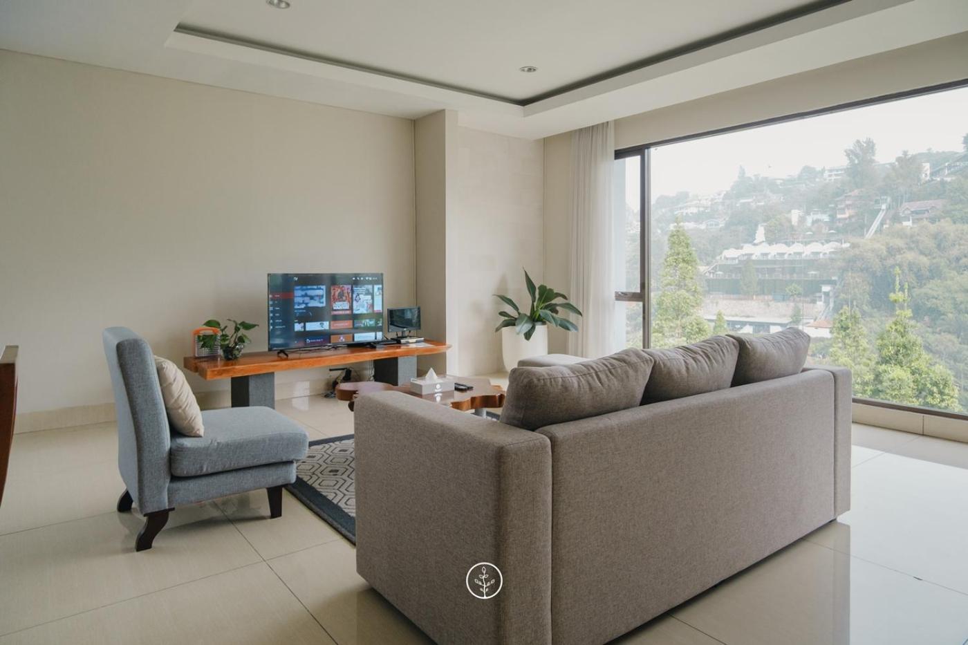 Tulip Hill View Villa 5 Bedrooms With A Private Swimming Pool バンドゥン エクステリア 写真