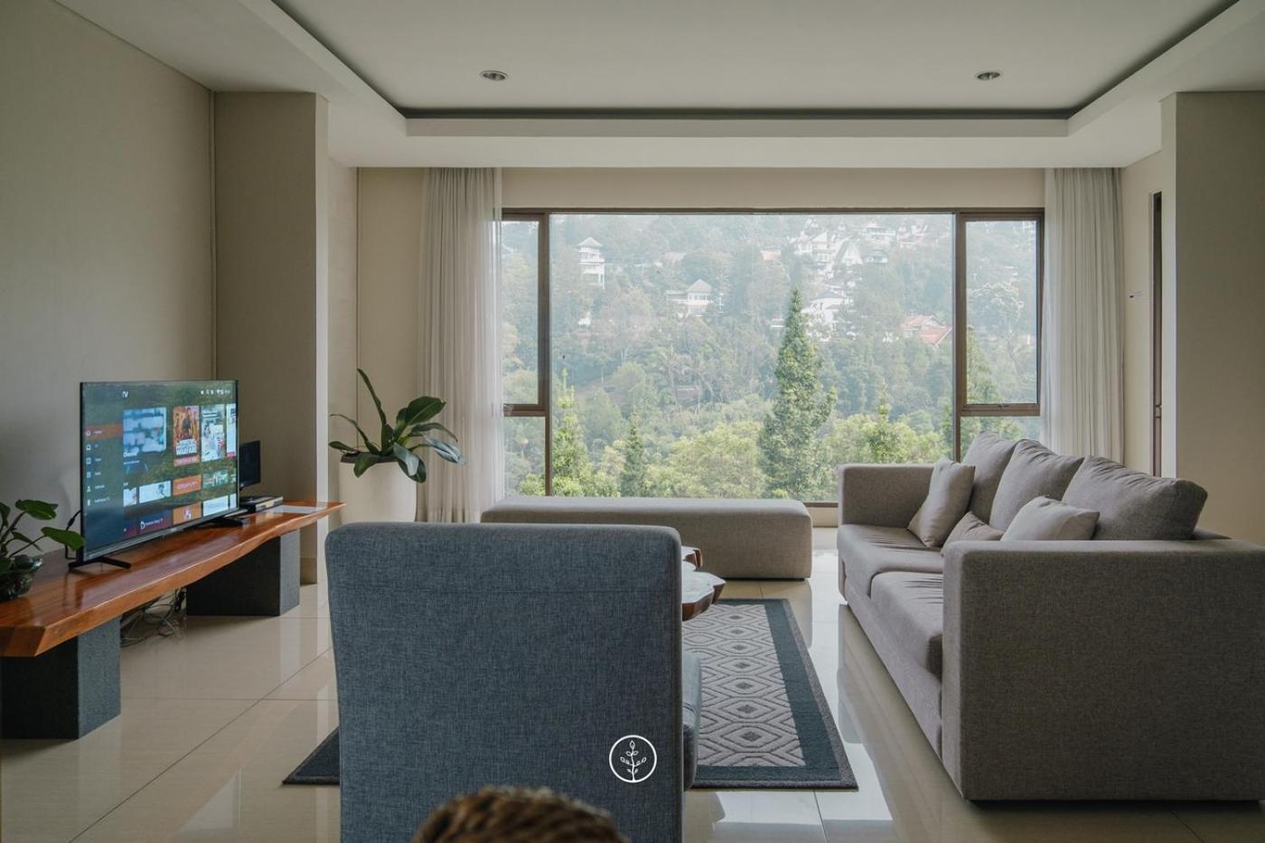 Tulip Hill View Villa 5 Bedrooms With A Private Swimming Pool バンドゥン エクステリア 写真
